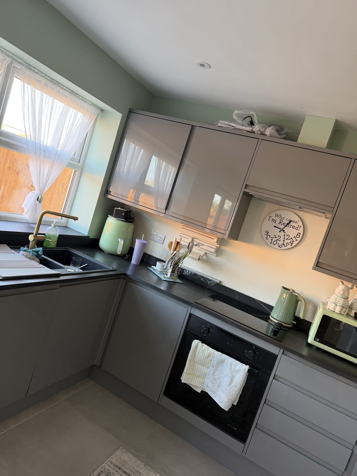 Kitchen wrap Doncaster before — grey gloss kitchen before navy marble wrap