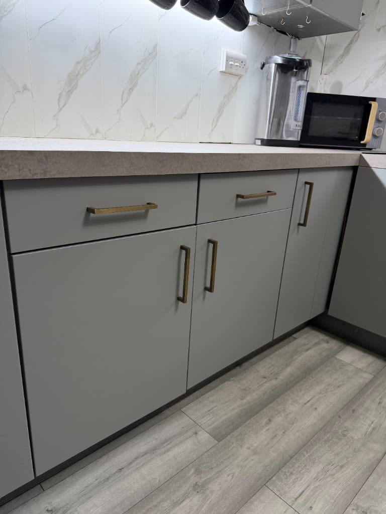 Grey kitchen wrap Rotherham, long worktop and cabinet run finish