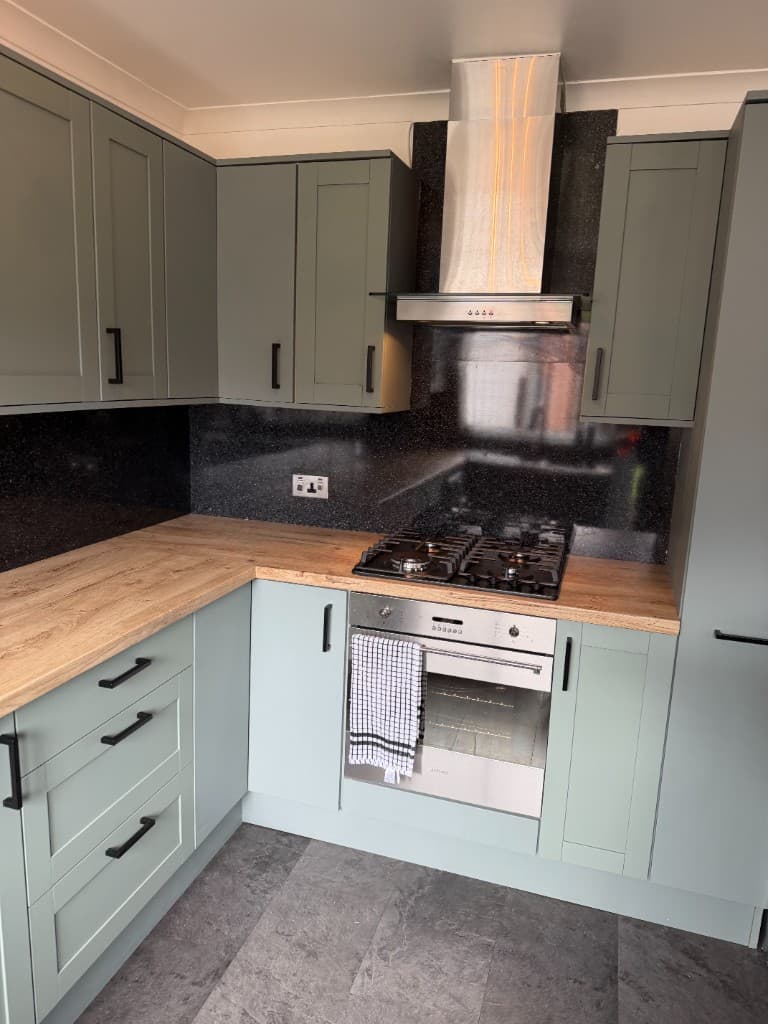 Kitchen worktop wrap Barnsley, butcher block style around hob and splashback